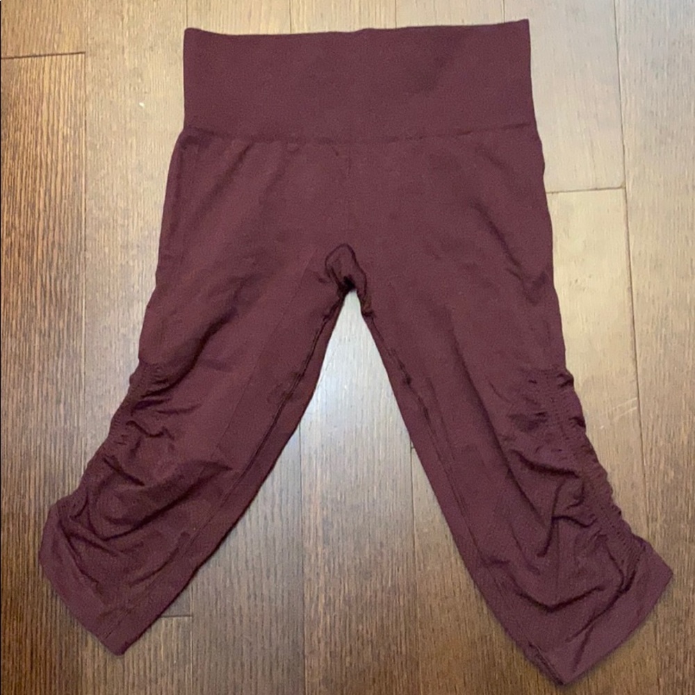 LuluLemon Seamless Cropped Leggings